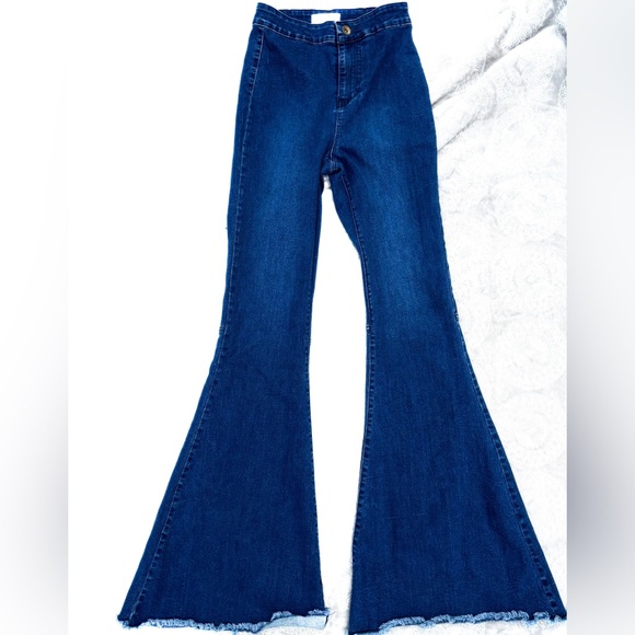 Chelsea & Violet Denim - Chelsea & Violet Bell Bottom Jeans